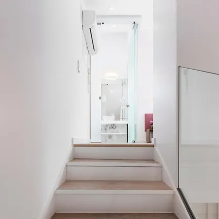 Lsa Chiado Emenda By Numa Apartman *