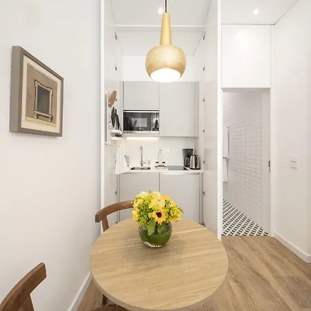 Serviced - Chiado Emenda Apartment Lisbon