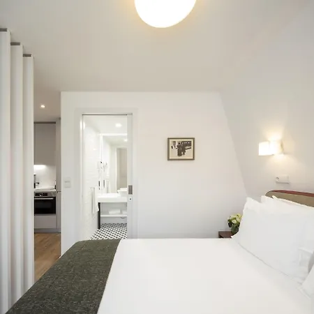Serviced - Chiado Emenda *
