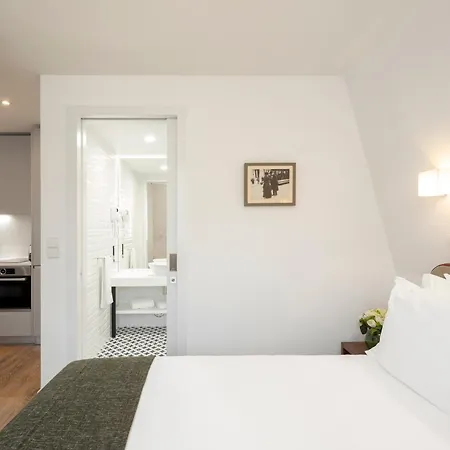 Lsa Chiado Emenda By Numa Apartamento *
