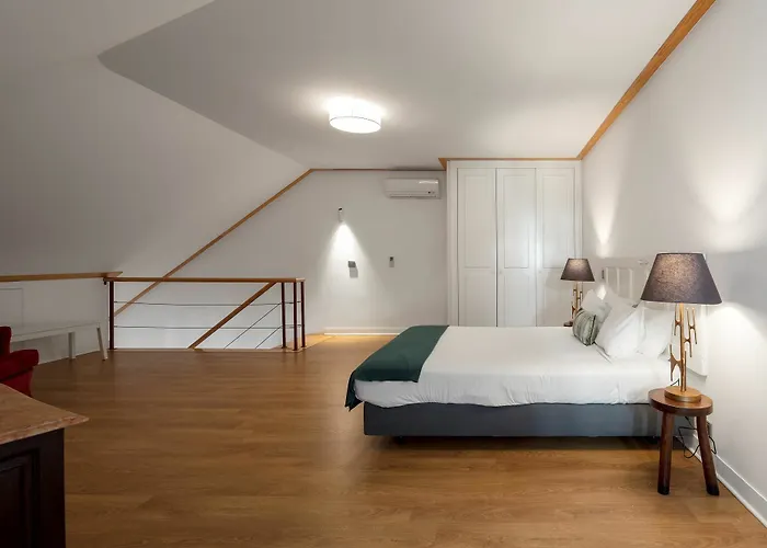 Lsa Chiado Emenda By Numa * Lisboa